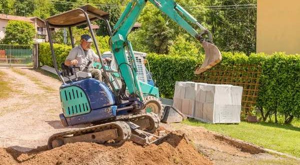 Guide pratique pour louer une mini-pelle sans se tromper