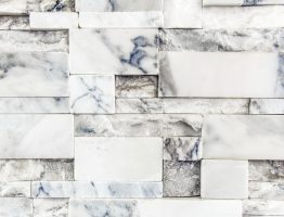 Carrelage mural : comment choisir le bon format pour agrandir votre pièce