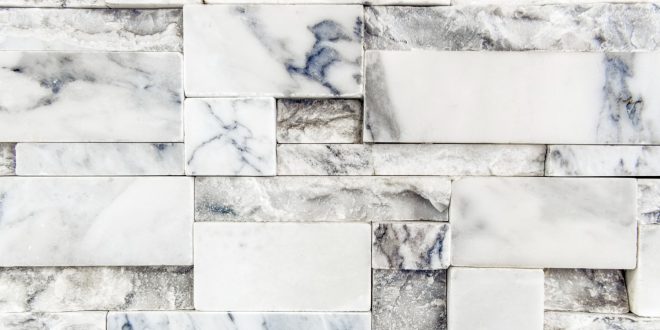 Carrelage mural : comment choisir le bon format pour agrandir votre pièce