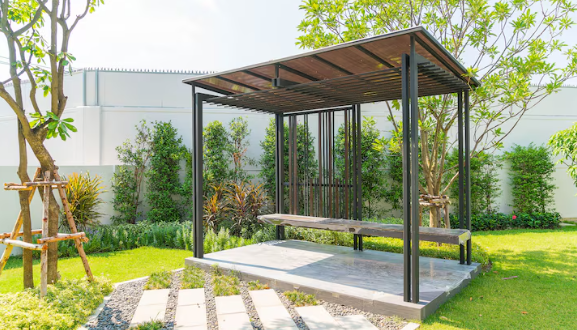Pergola sur mesure, quelle structure résiste le mieux au vent