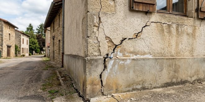 Fissure de fondation : quels signes doivent inciter à demander une expertise ?